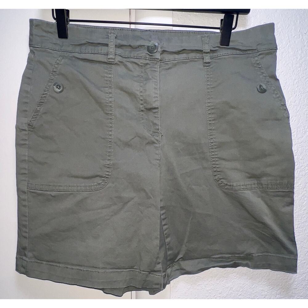 Briggs Chino Style Shorts Khaki Green Women’s SIZE 12 Mid Thigh Length